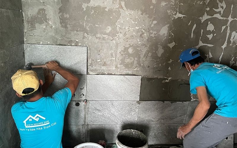 Giá thuê nhân công sửa nhà vệ sinh thường tầm 5 - 7 triệu