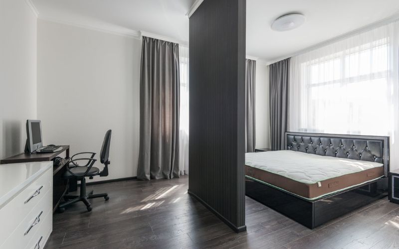 Mẫu vách ngăn không gian làm việc và phòng ngủ màu xám cực tiện nghi