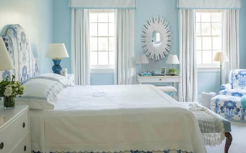 Phòng ngủ màu xanh nước biển nhạt sang trọng