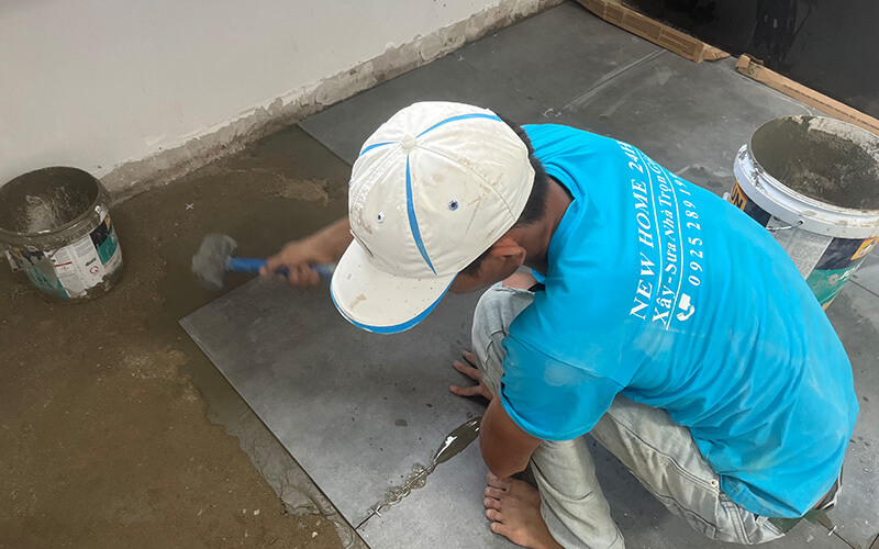 Thi công sửa chữa nhà hạng mục lát gạch nền