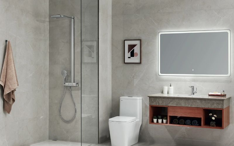 Nhà vệ sinh 4m2 ốp đá hiện đại, nội thất đơn giản 