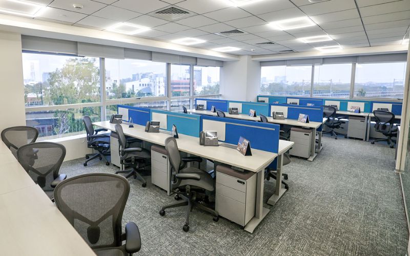 Mẫu trần thả kết hợp hệ thống đèn Led cảm ứng cho văn phòng