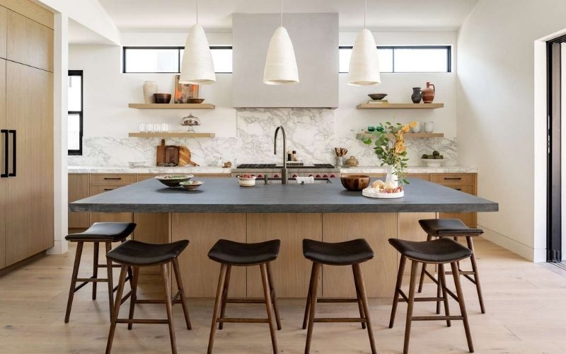 Lựa chọn màu sắc và bàn đảo bếp phù hợp