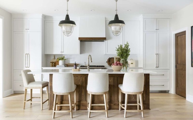 Mẫu bàn đảo bếp thông minh gỗ công nghiệp được ốp đá marble