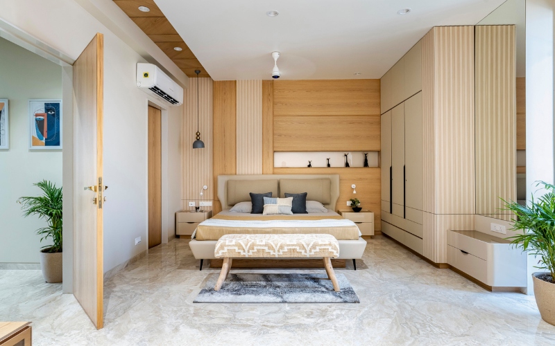 Hướng đặt giường ngủ cũng là yếu tố mà các gia chủ cần cân nhắc