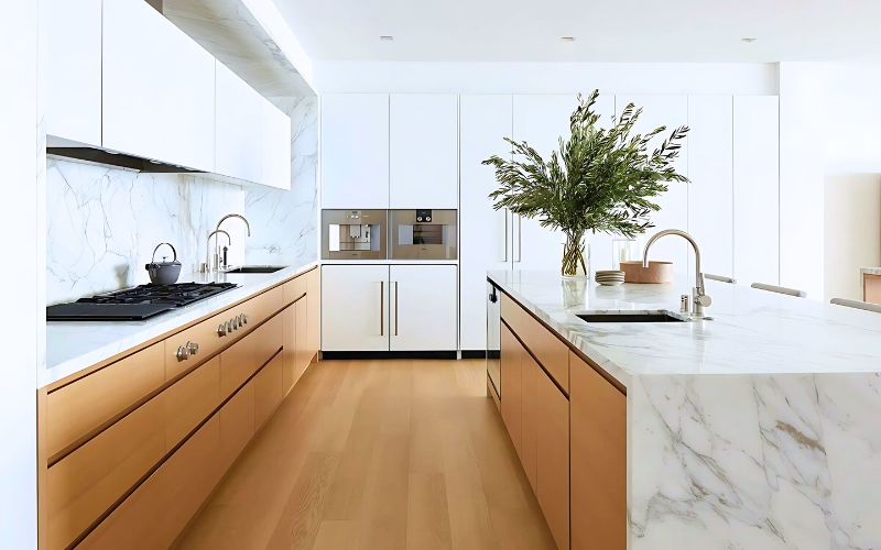 Thi công tủ bếp cần đảm bảo độ rộng cho lối di chuyển