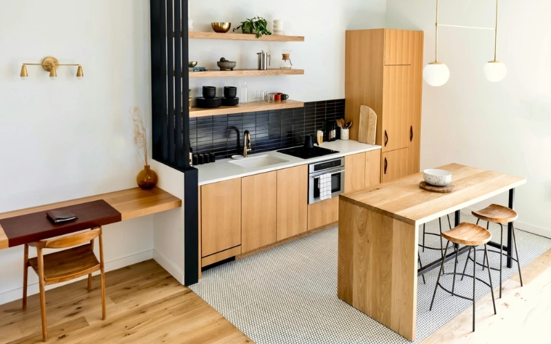 Gia chủ có thể bổ sung đảo bếp mini hoặc quầy bar nếu diện tích cho phép