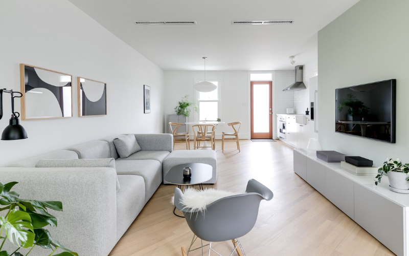 Tối ưu tiện nghi sử dụng với bố trí sofa, kệ và bàn ăn hợp lý giúp không gian gọn gàng
